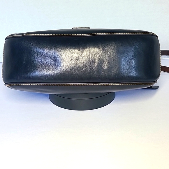 Dooney & Bourke Black Florentine Tracy Crossbody Bag - Picture 4 of 17